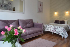 Be my Guest - Krucza Elegant Apartment - Rondo de Gaulle'a Center of Warsaw Metro Wi-Fi Breakfast